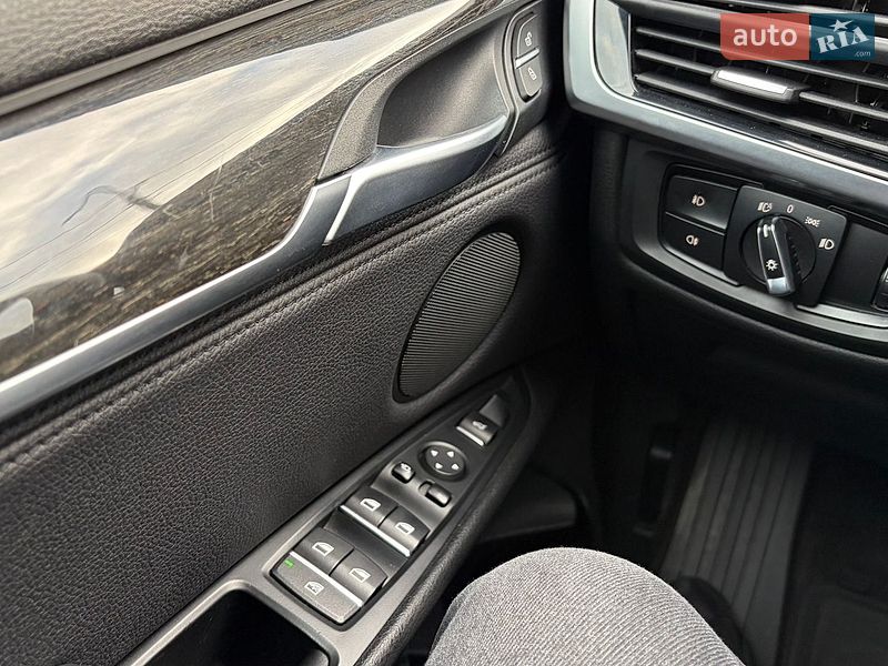 Внедорожник / Кроссовер BMW X5 2016 в Луцке
