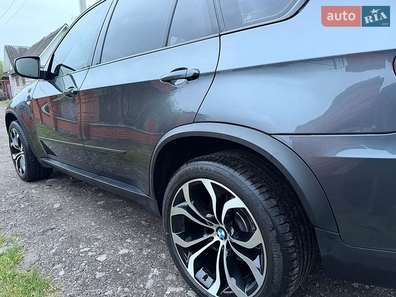 Внедорожник / Кроссовер BMW X5 2010 в Киверцах