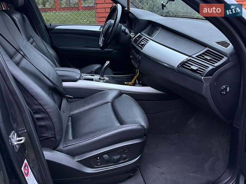 Внедорожник / Кроссовер BMW X5 2010 в Киверцах