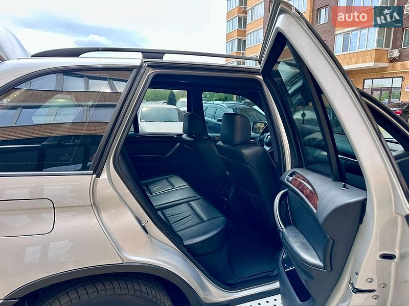 Внедорожник / Кроссовер BMW X5 2004 в Черновцах