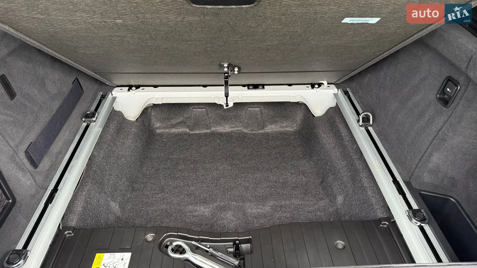 2016 BMW X5 - мініатюра 40