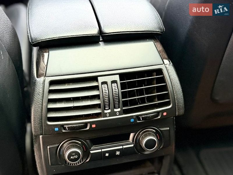Внедорожник / Кроссовер BMW X5 2010 в Киеве