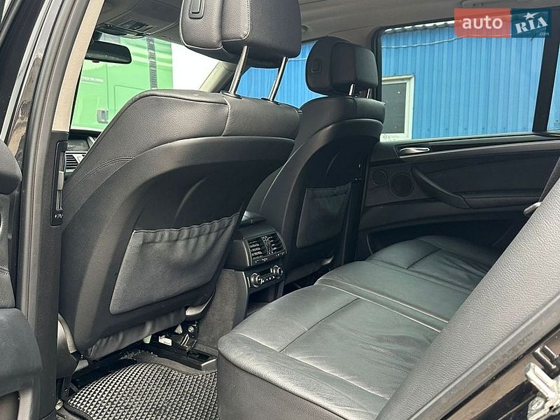 Позашляховик / Кросовер BMW X5 2010 в Львові