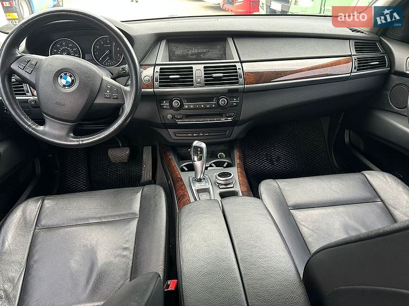 Позашляховик / Кросовер BMW X5 2010 в Львові