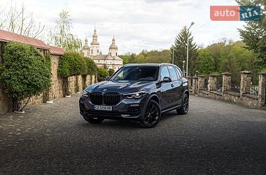 Позашляховик / Кросовер BMW X5 2019 в Чернівцях