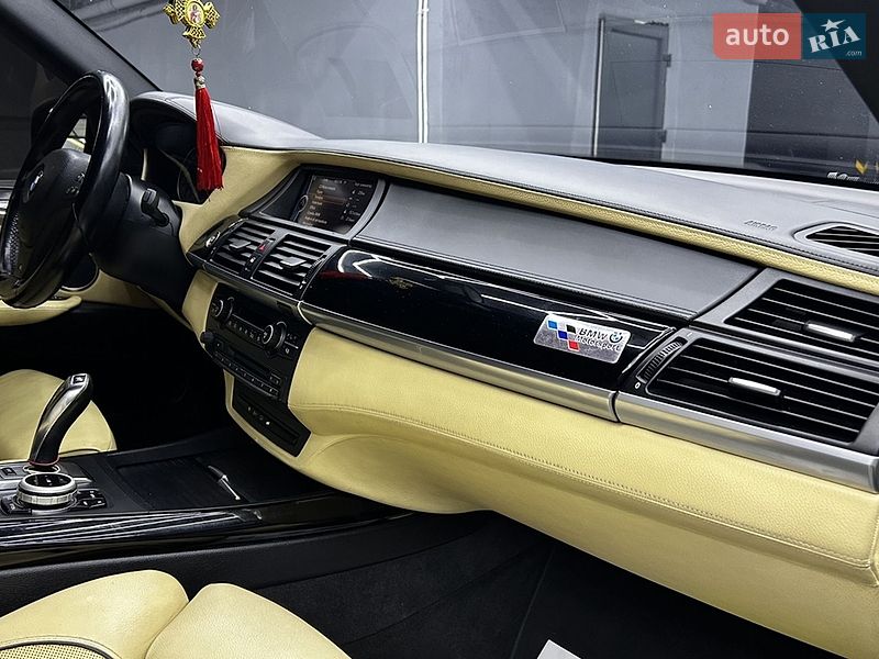 Внедорожник / Кроссовер BMW X5 2011 в Черновцах