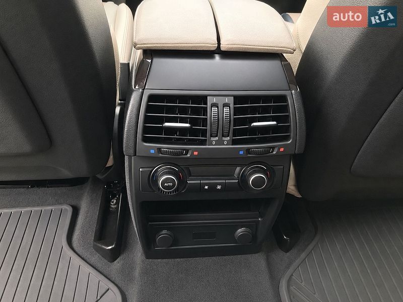 Внедорожник / Кроссовер BMW X5 2010 в Днепре