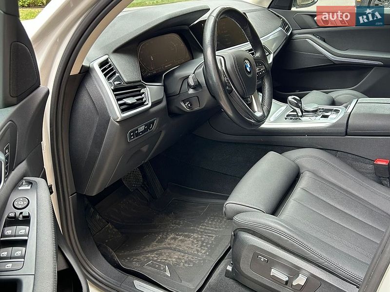 Внедорожник / Кроссовер BMW X5 2021 в Киеве