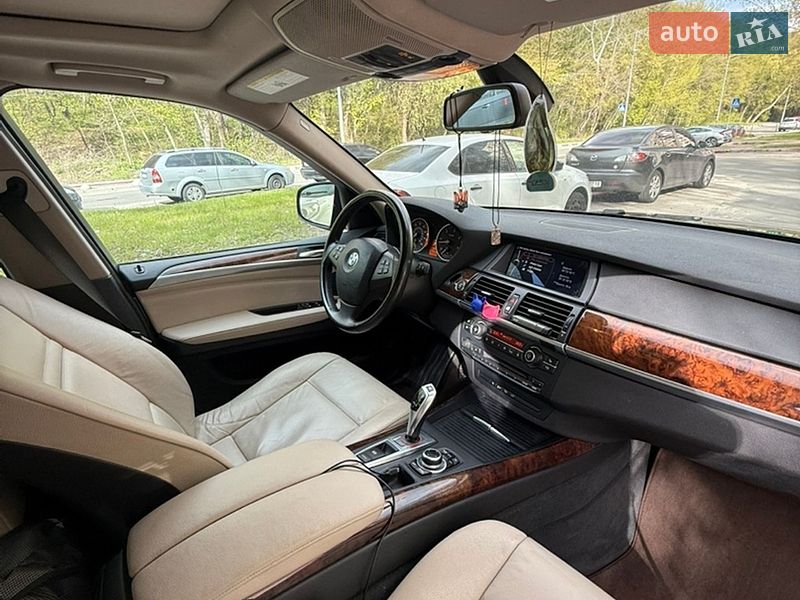 Позашляховик / Кросовер BMW X5 2012 в Києві