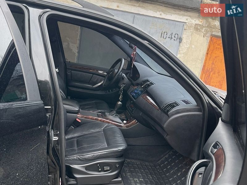 Внедорожник / Кроссовер BMW X5 2004 в Одессе