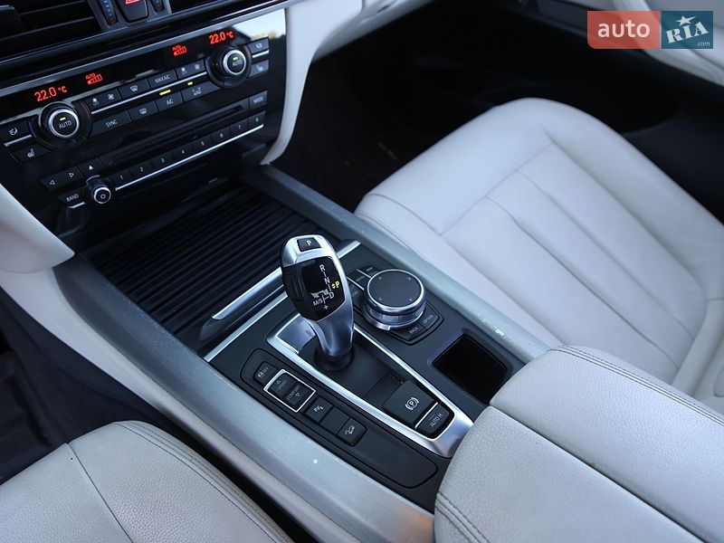 Внедорожник / Кроссовер BMW X5 2016 в Сумах