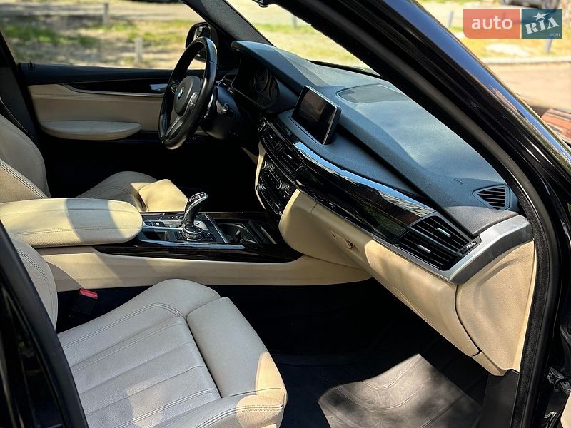 Внедорожник / Кроссовер BMW X5 2016 в Киеве