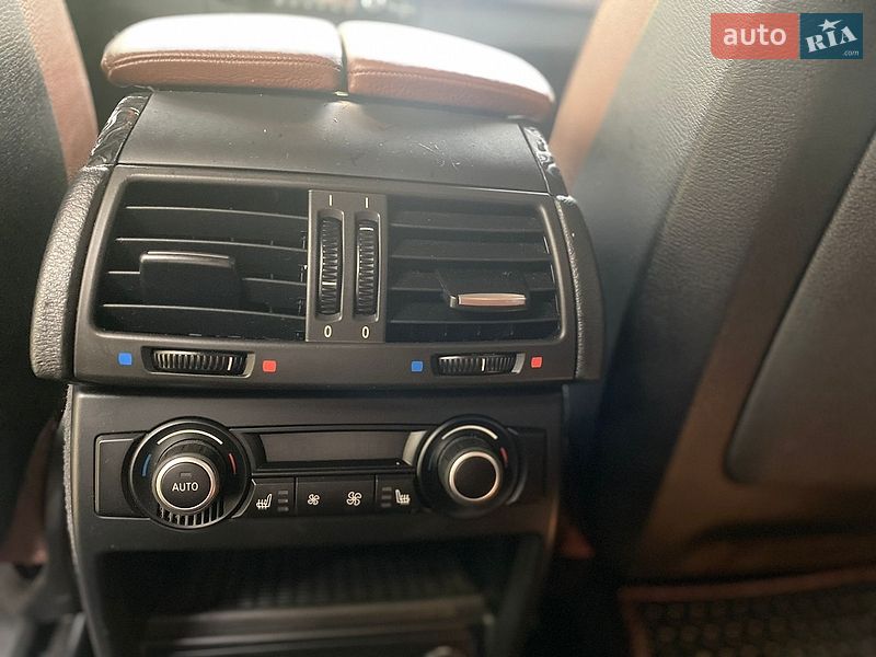 Позашляховик / Кросовер BMW X5 2011 в Чернігові