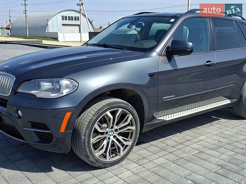 Внедорожник / Кроссовер BMW X5 2012 в Черновцах