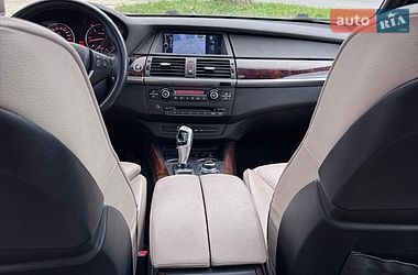 Позашляховик / Кросовер BMW X5 2012 в Чернівцях