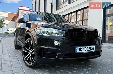 Внедорожник / Кроссовер BMW X5 2015 в Ровно