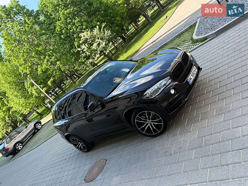 Внедорожник / Кроссовер BMW X5 2015 в Ровно