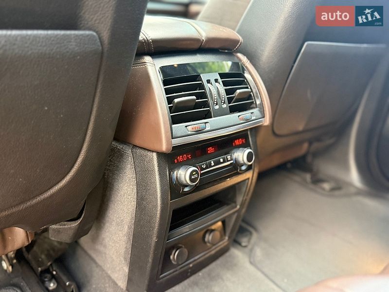 Внедорожник / Кроссовер BMW X5 2015 в Ровно