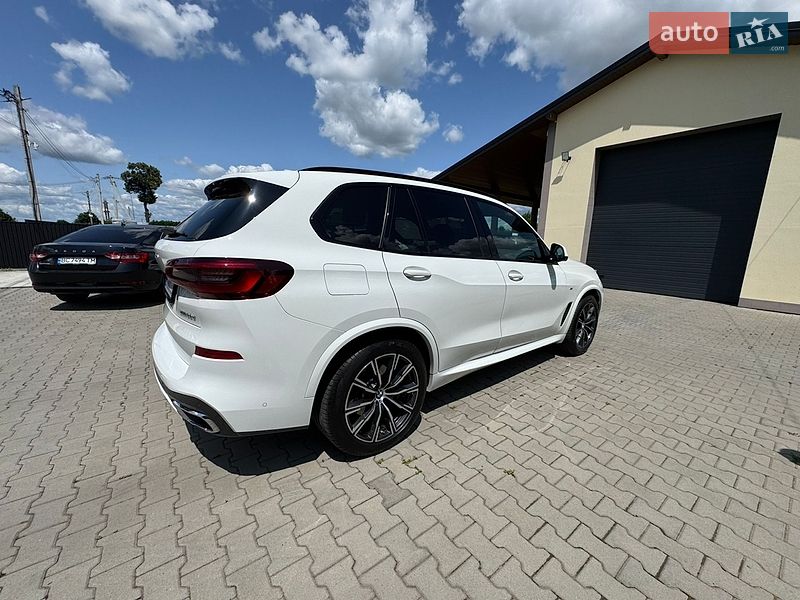 Позашляховик / Кросовер BMW X5 2022 в Мостиській