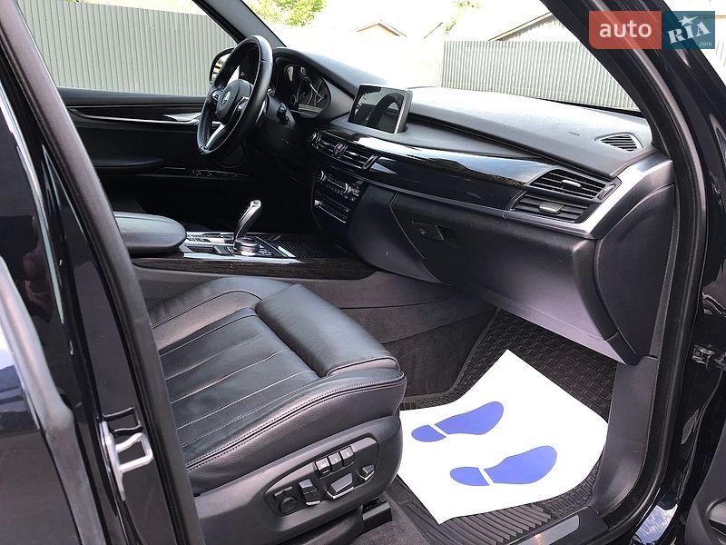 Внедорожник / Кроссовер BMW X5 2017 в Костополе