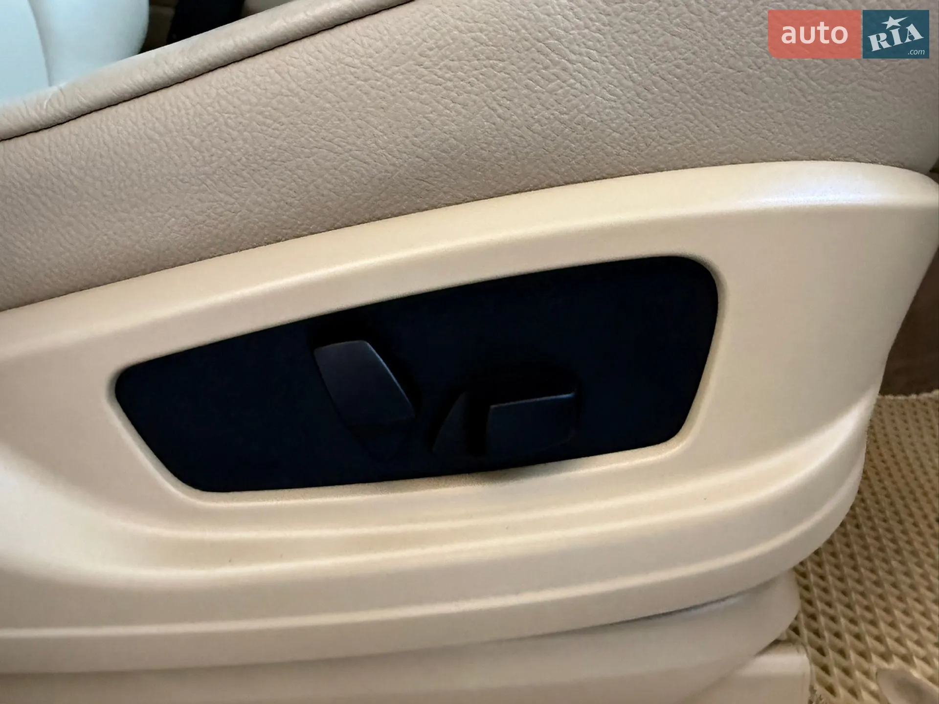 2010 BMW X5 - мініатюра 71