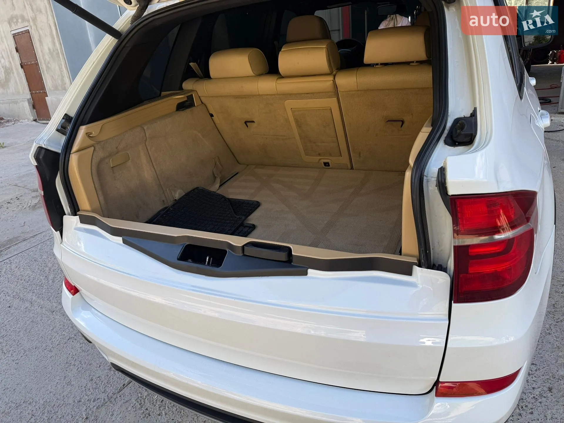 2011 BMW X5 - мініатюра 16