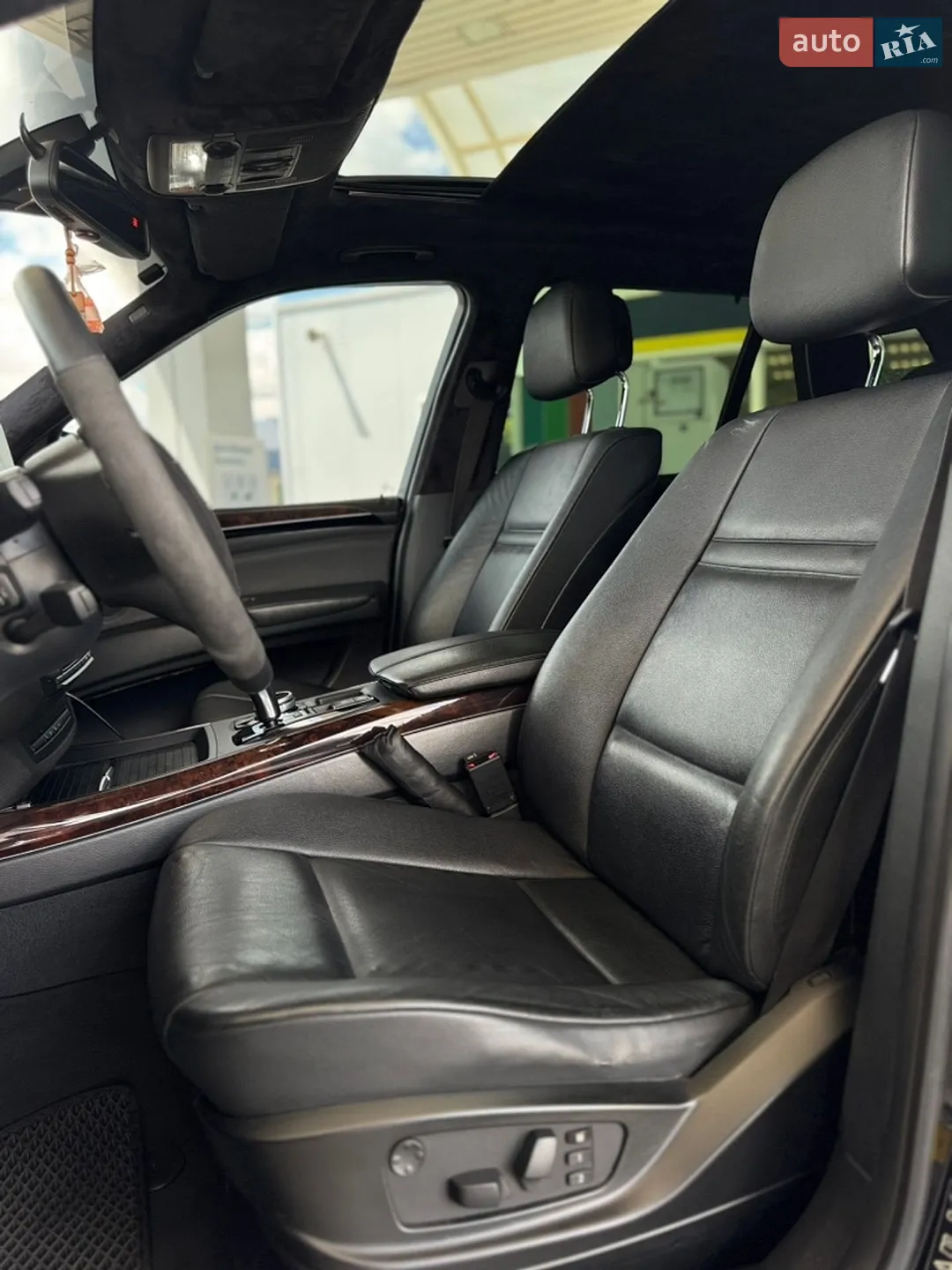 2010 BMW X5 - мініатюра 10