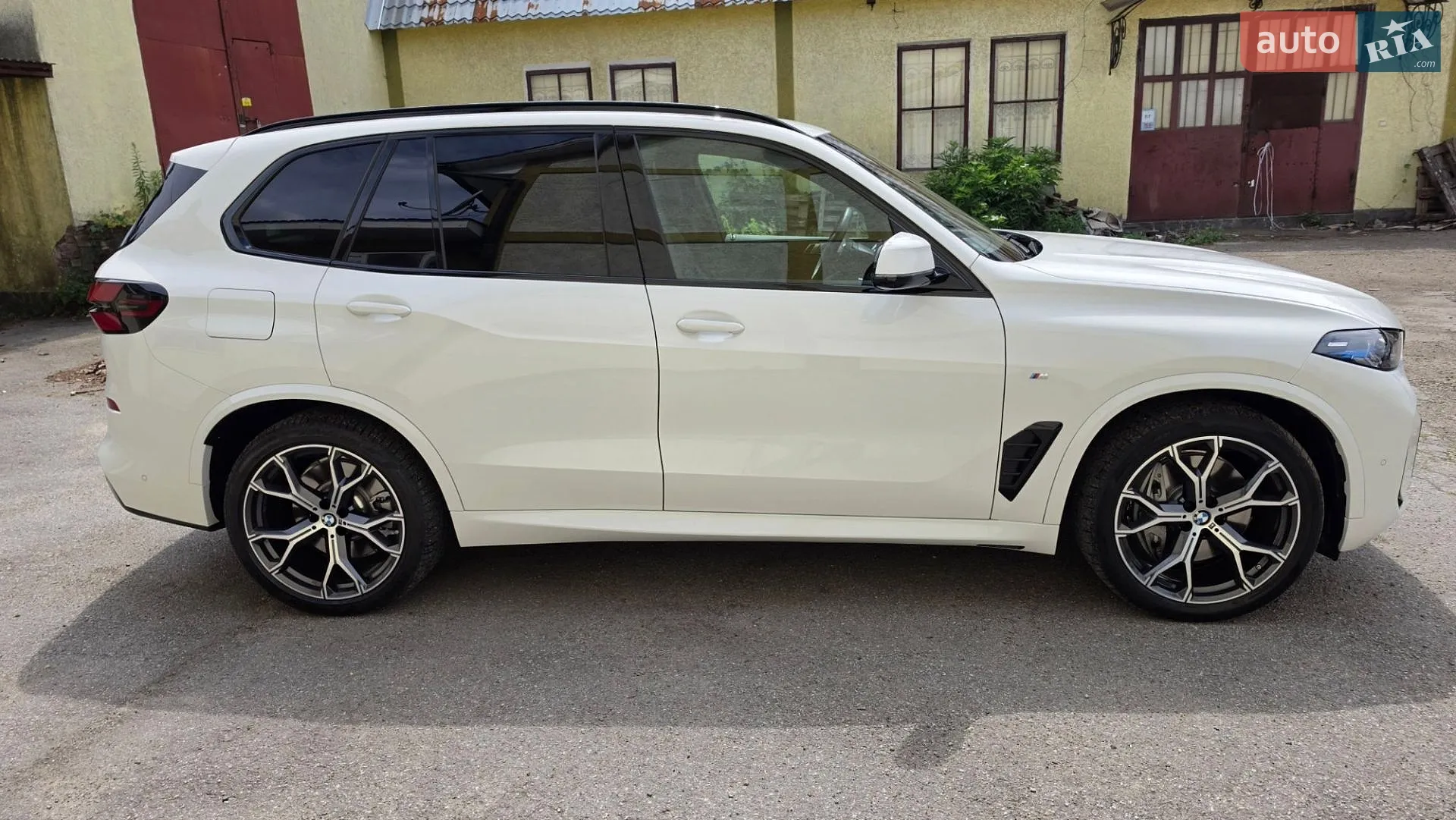 2025 BMW X5 - мініатюра 4