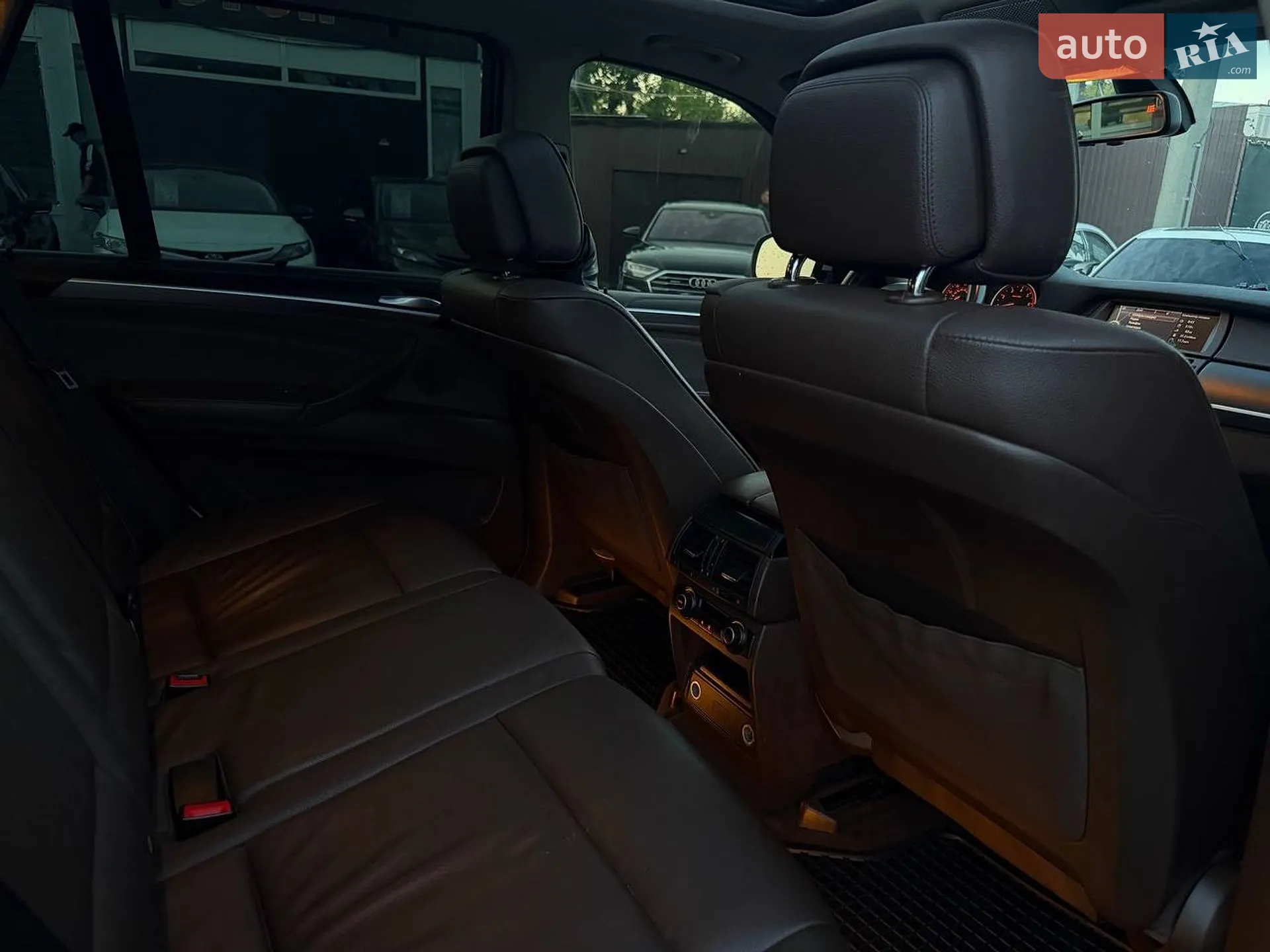 2010 BMW X5 - мініатюра 27