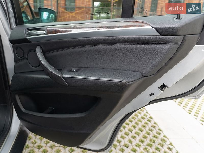 Внедорожник / Кроссовер BMW X5 2009 в Самборе