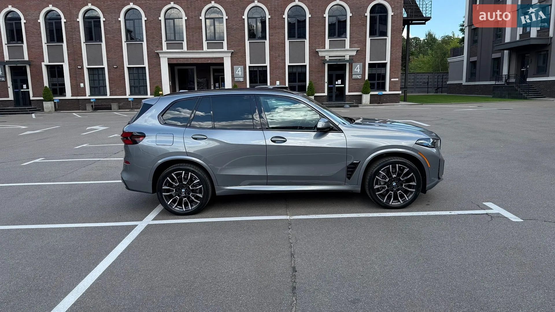 2025 BMW X5 - мініатюра 8
