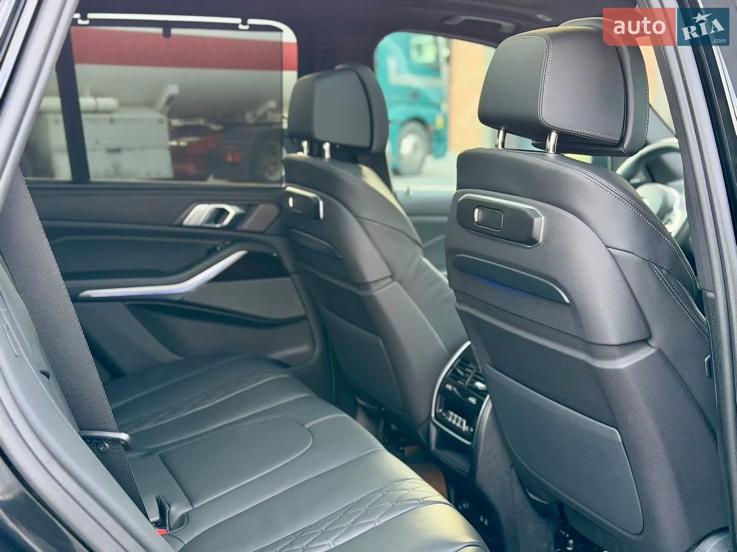 2025 BMW X5 - мініатюра 18