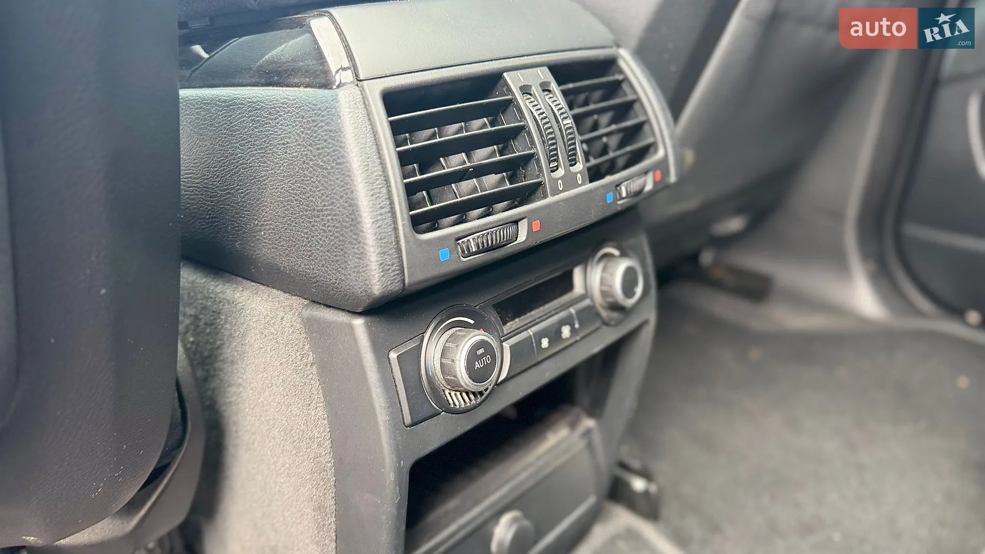 2010 BMW X5 - мініатюра 12