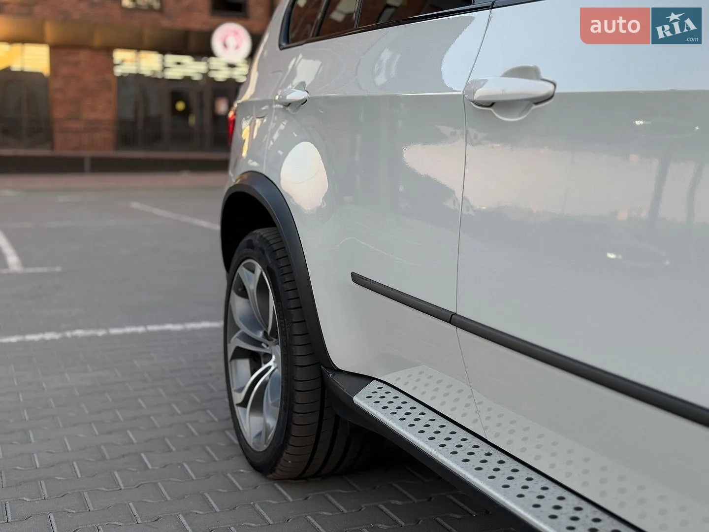2010 BMW X5 - мініатюра 20