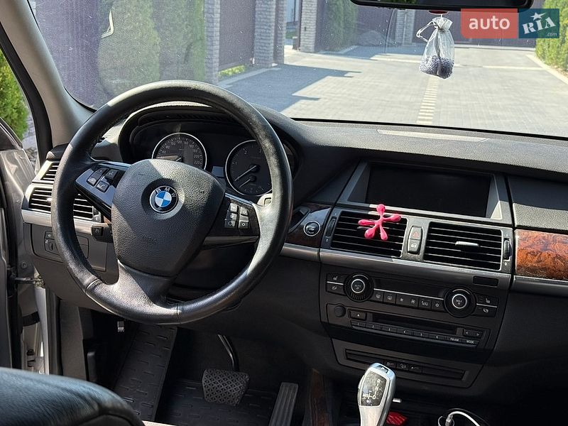 Позашляховик / Кросовер BMW X5 2010 в Вінниці