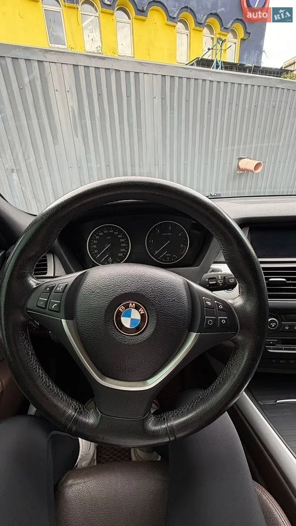 2010 BMW X5 - мініатюра 8