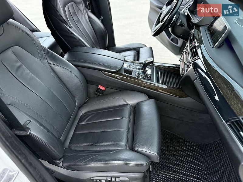 Внедорожник / Кроссовер BMW X5 2014 в Черновцах