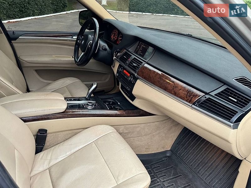 Внедорожник / Кроссовер BMW X5 2010 в Подольске