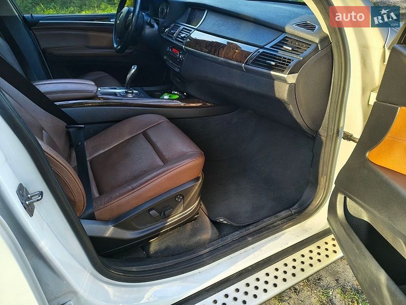 Внедорожник / Кроссовер BMW X5 2010 в Полтаве