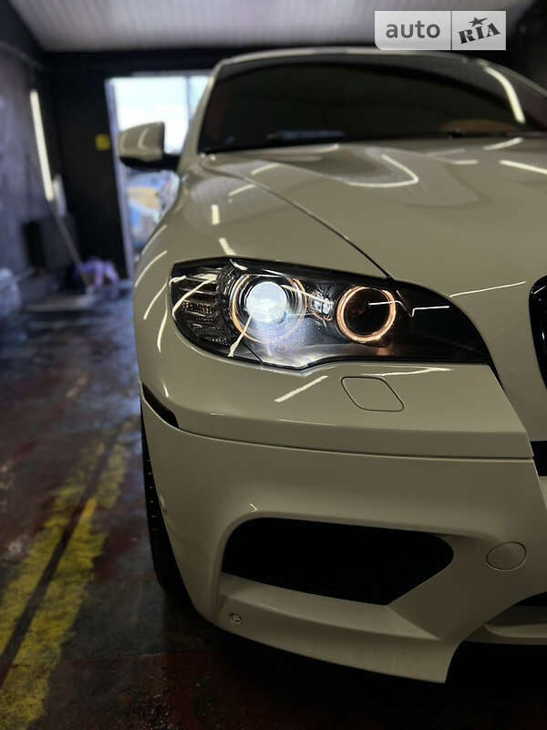 Позашляховик / Кросовер BMW X6 M 2011 в 