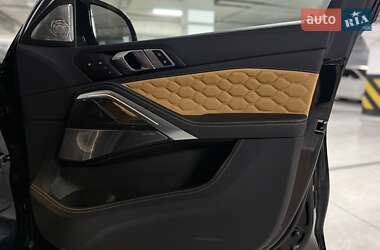 Позашляховик / Кросовер BMW X6 M 2023 в 