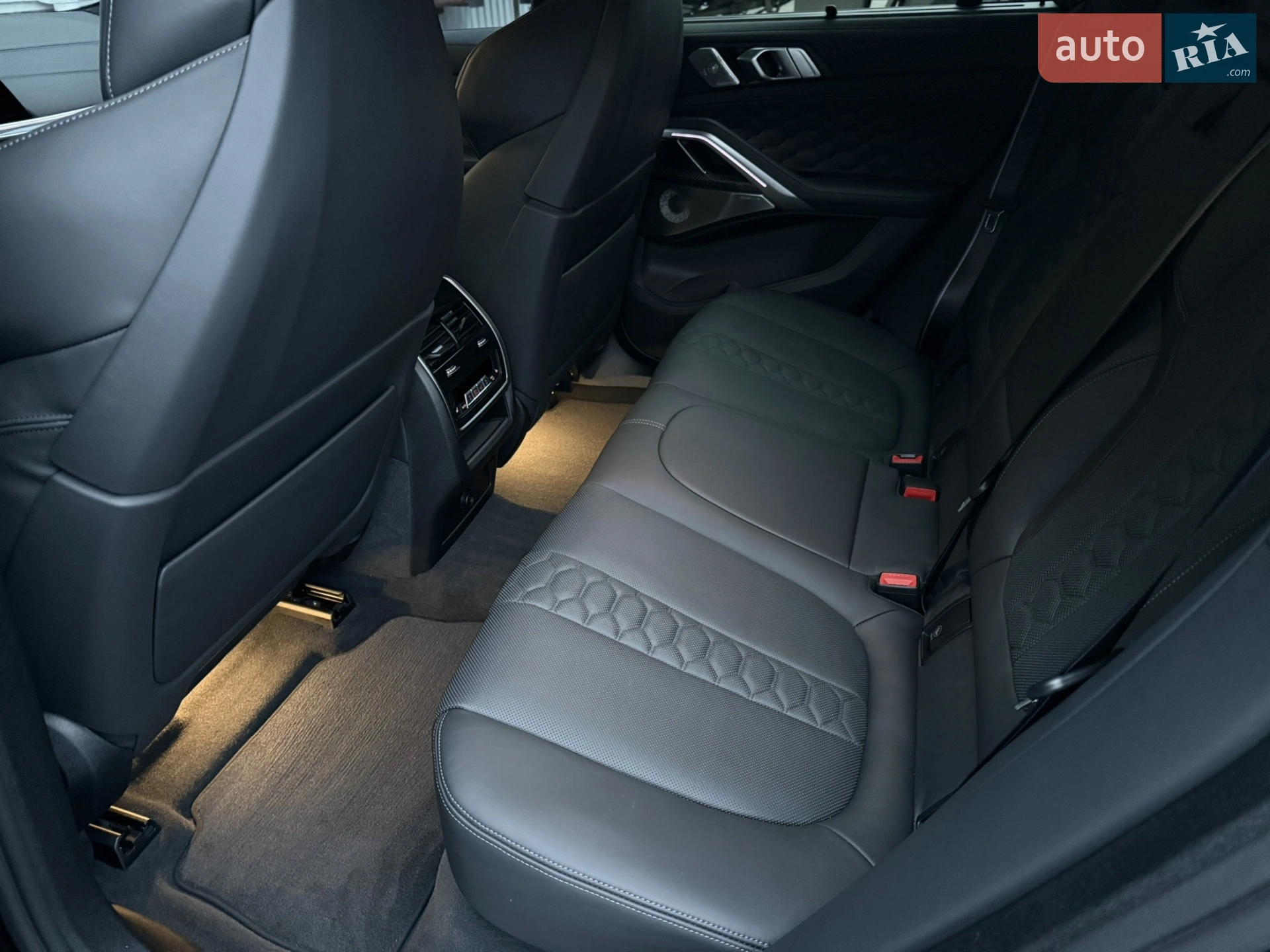 2022 BMW X6 M - мініатюра 9
