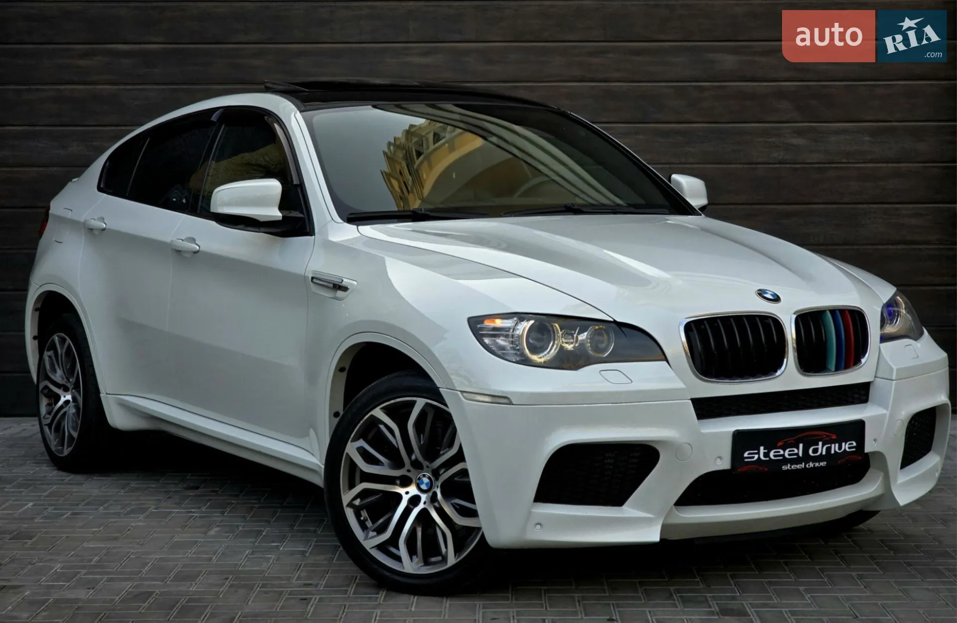 2010 BMW X6 M - мініатюра 2