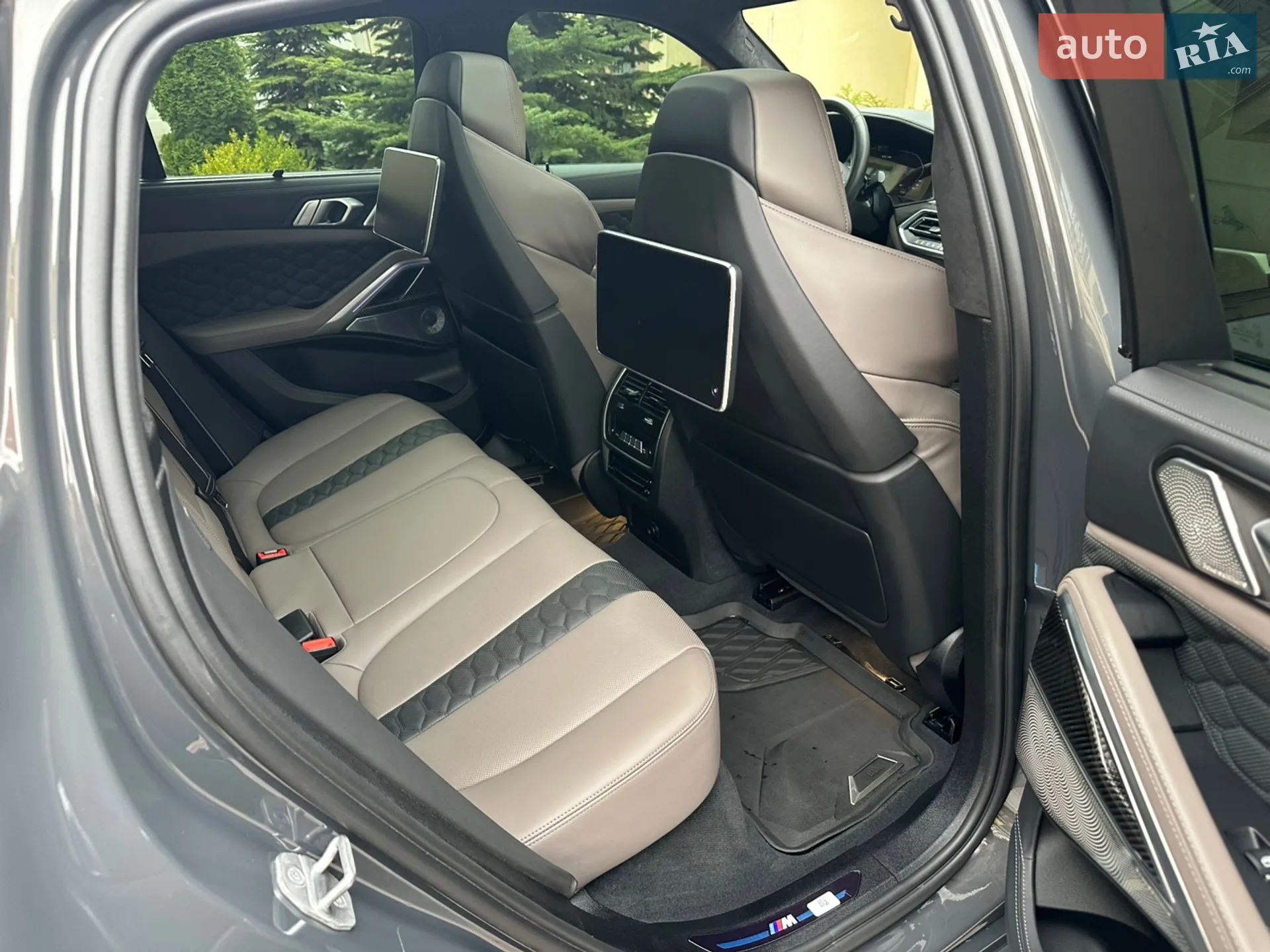 2022 BMW X6 M - мініатюра 17