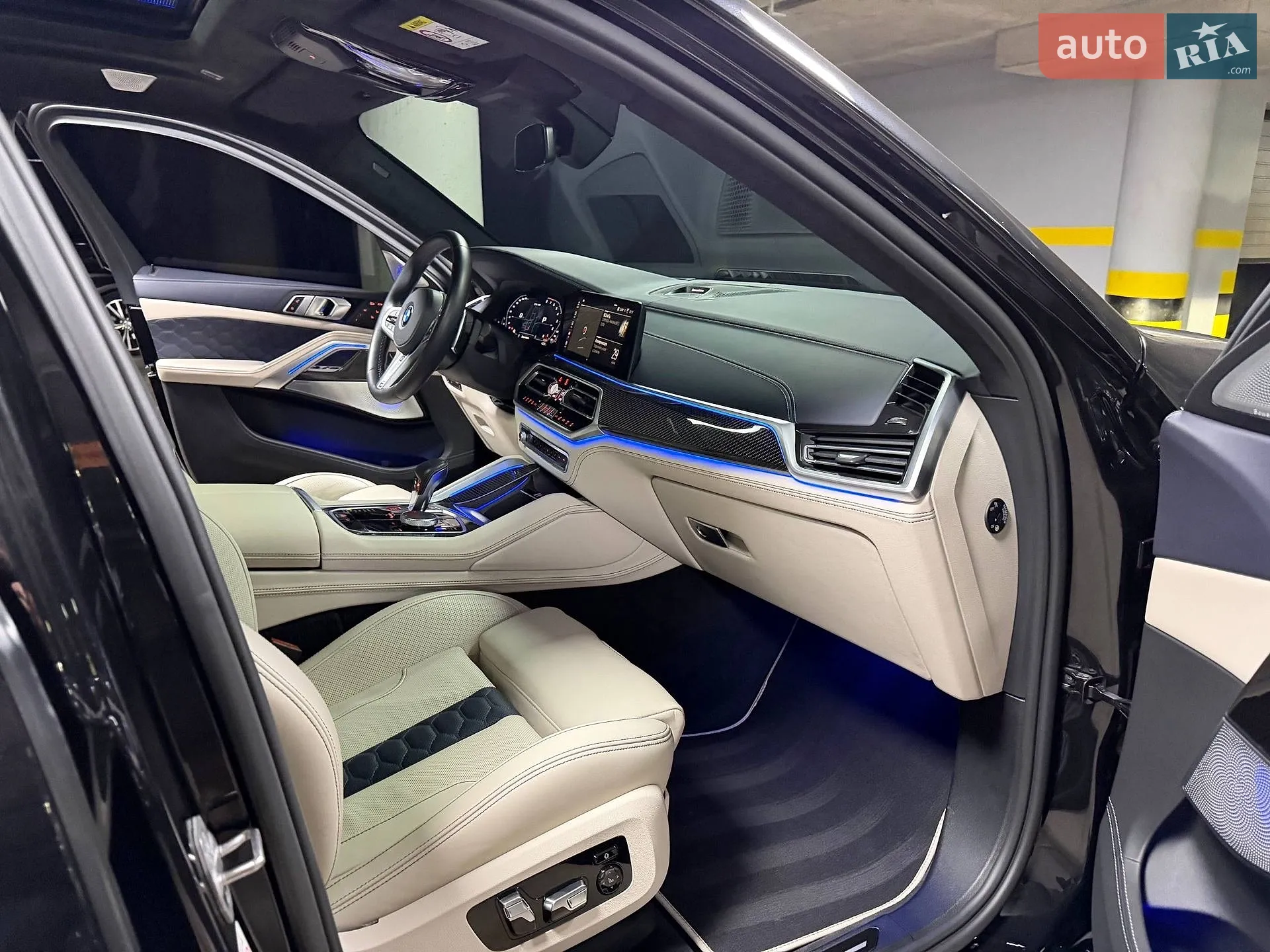 2022 BMW X6 M - мініатюра 117