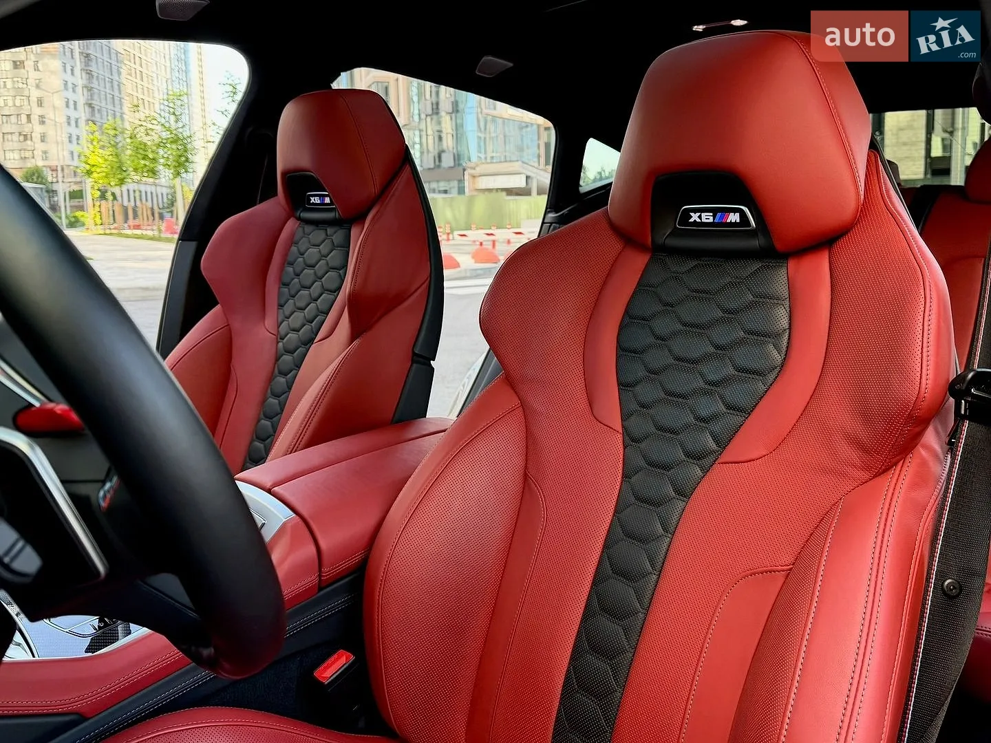 2022 BMW X6 M - мініатюра 38