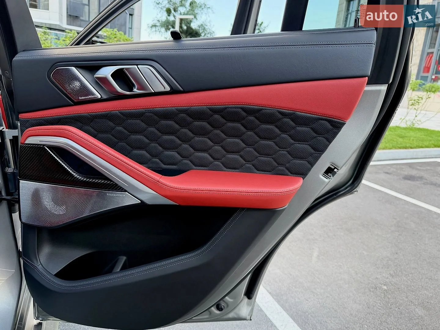 2022 BMW X6 M - мініатюра 58