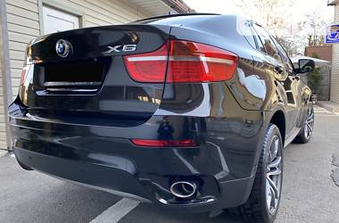 Позашляховик / Кросовер BMW X6 2011 в 