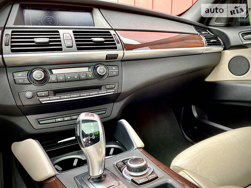 Позашляховик / Кросовер BMW X6 2010 в Києві
