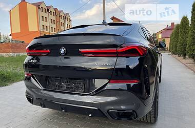 Позашляховик / Кросовер BMW X6 2021 в 
